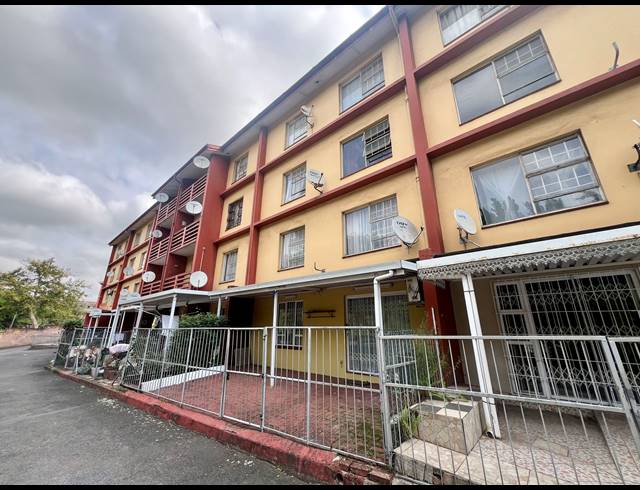 2 BEDROOM APARTMENT FOR SALE IN WATERVAL PARK